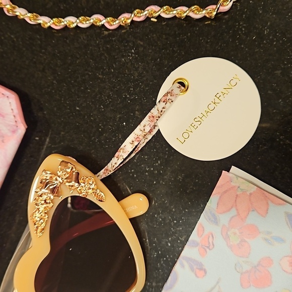 💕LOVESHACKFANCY💕 Amalia Heart Sunglasses ~ Golden Peach NWT - Picture 15 of 16